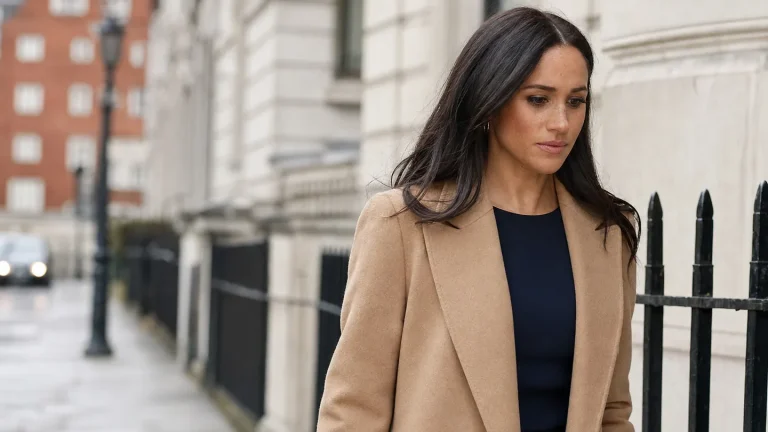 Meghan Markle, «tristezza» e «umiliazione» per la settimana di Harry in Gran Bretagna